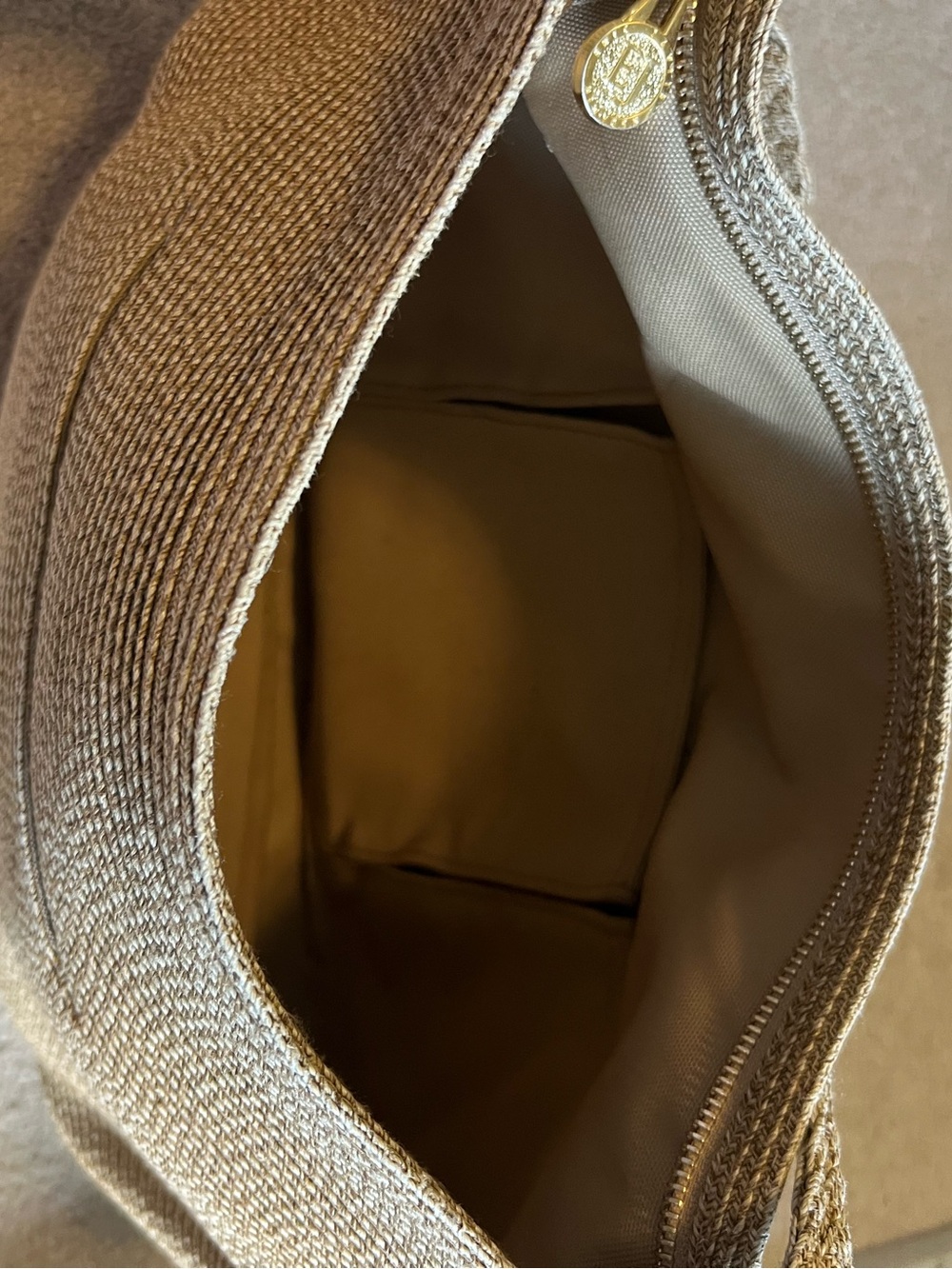 Eric Javits Woven Shoulder Bag with Gold Ring Accent, new was $290, EUC - Picture 5 of 5